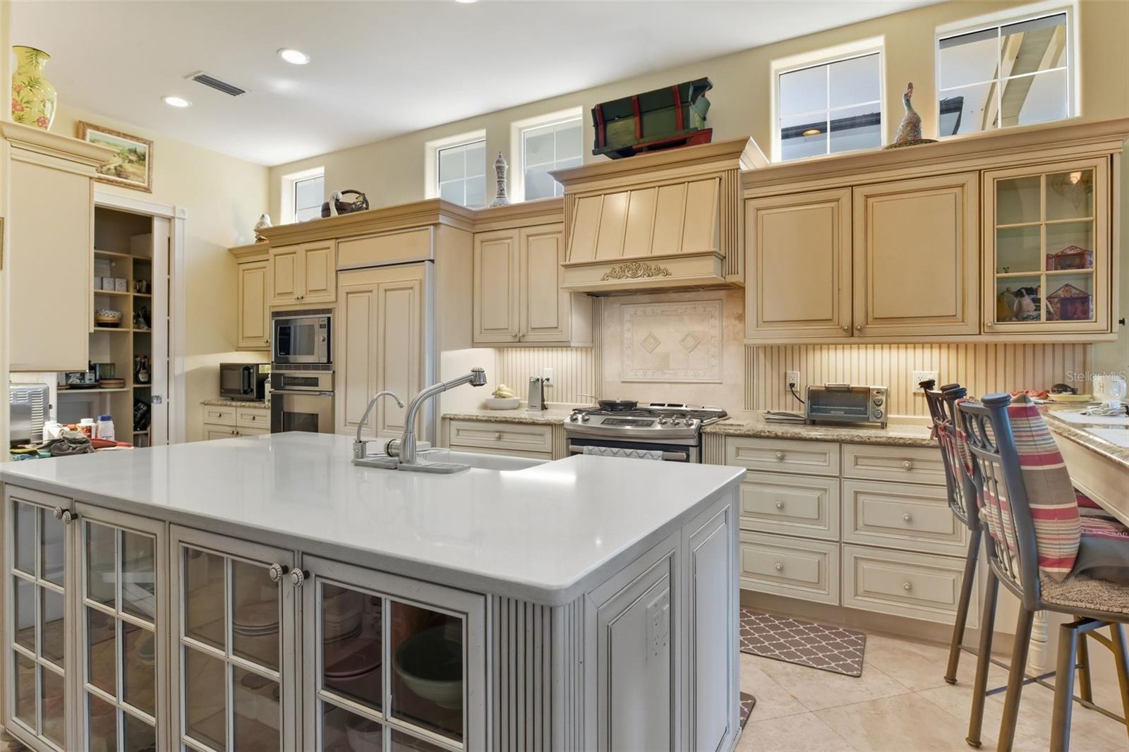 O6375298 Property Photo