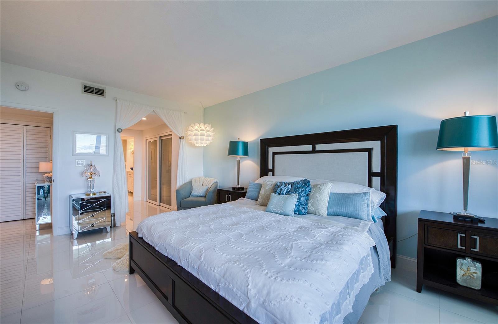 8 BELLEVIEW BLVD #702, BELLEAIR, FL, 33756