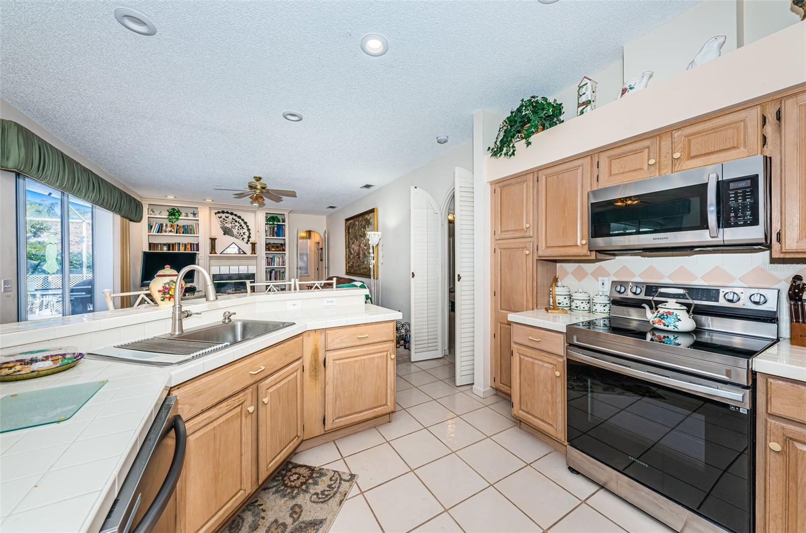 2700 JARVIS CIR, PALM HARBOR, FL, 34683