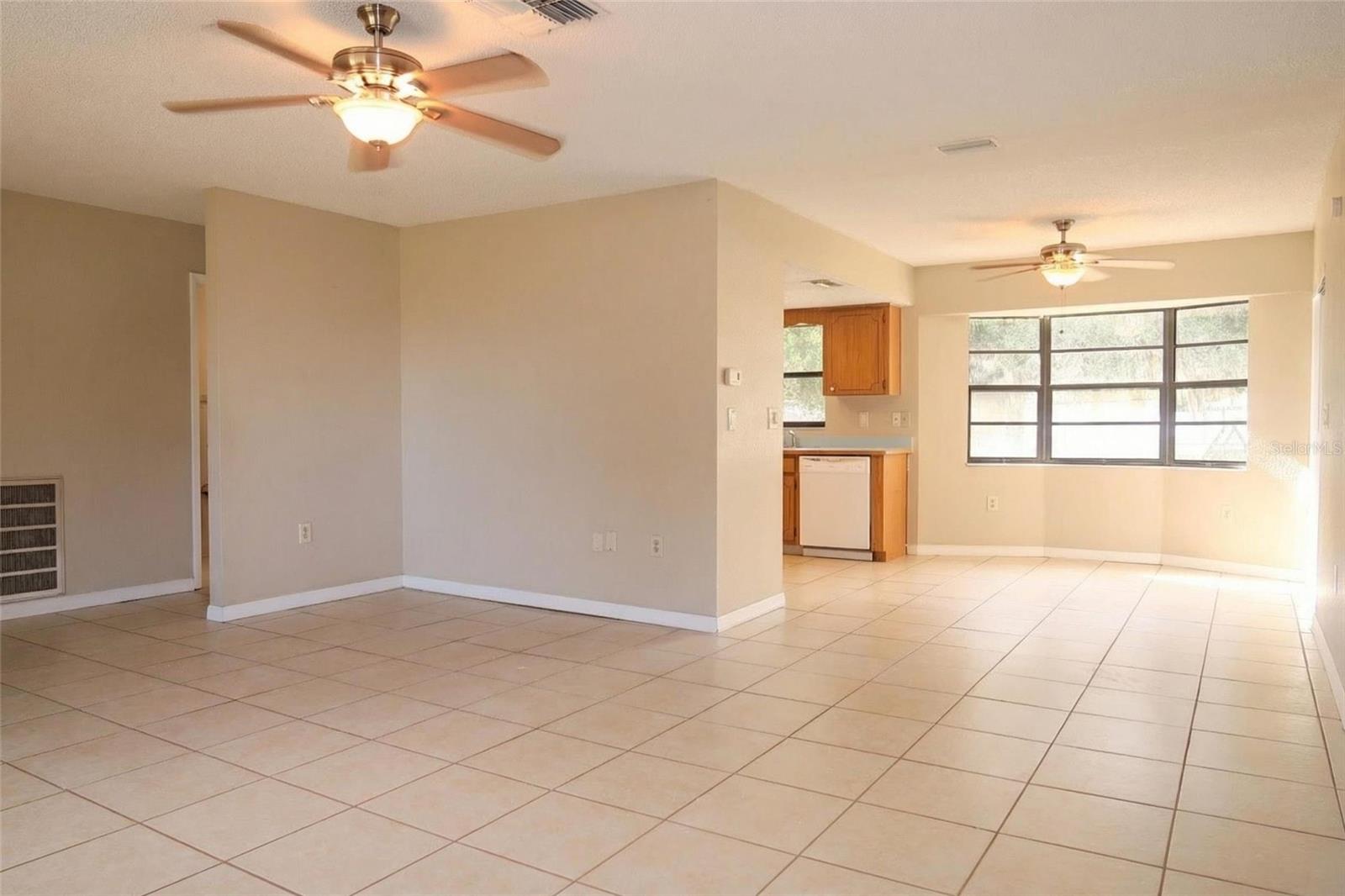 TB8466605 Property Photo