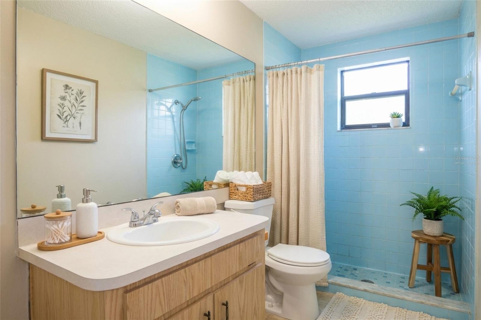 TB8466605 Property Photo