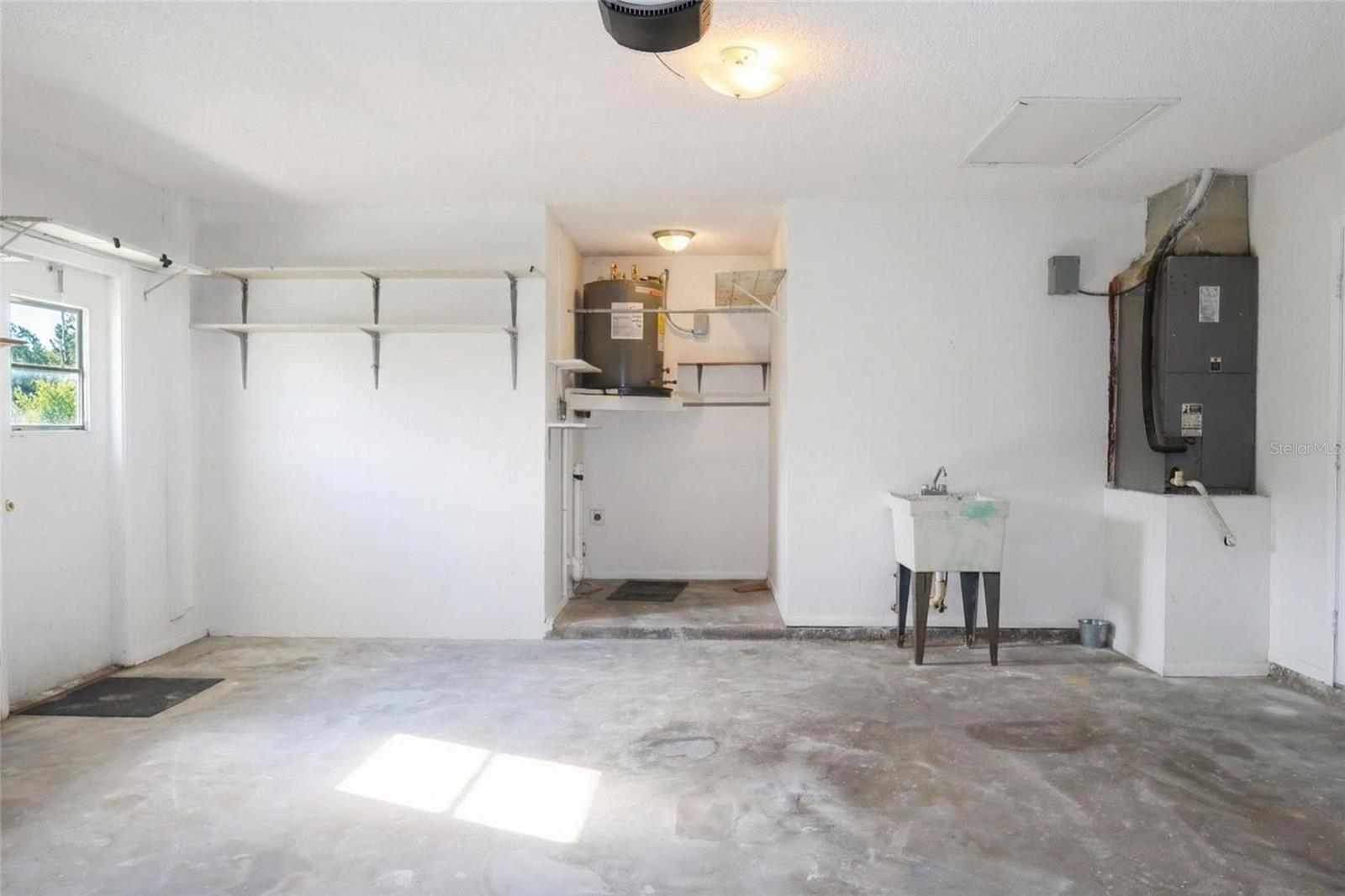 TB8466605 Property Photo