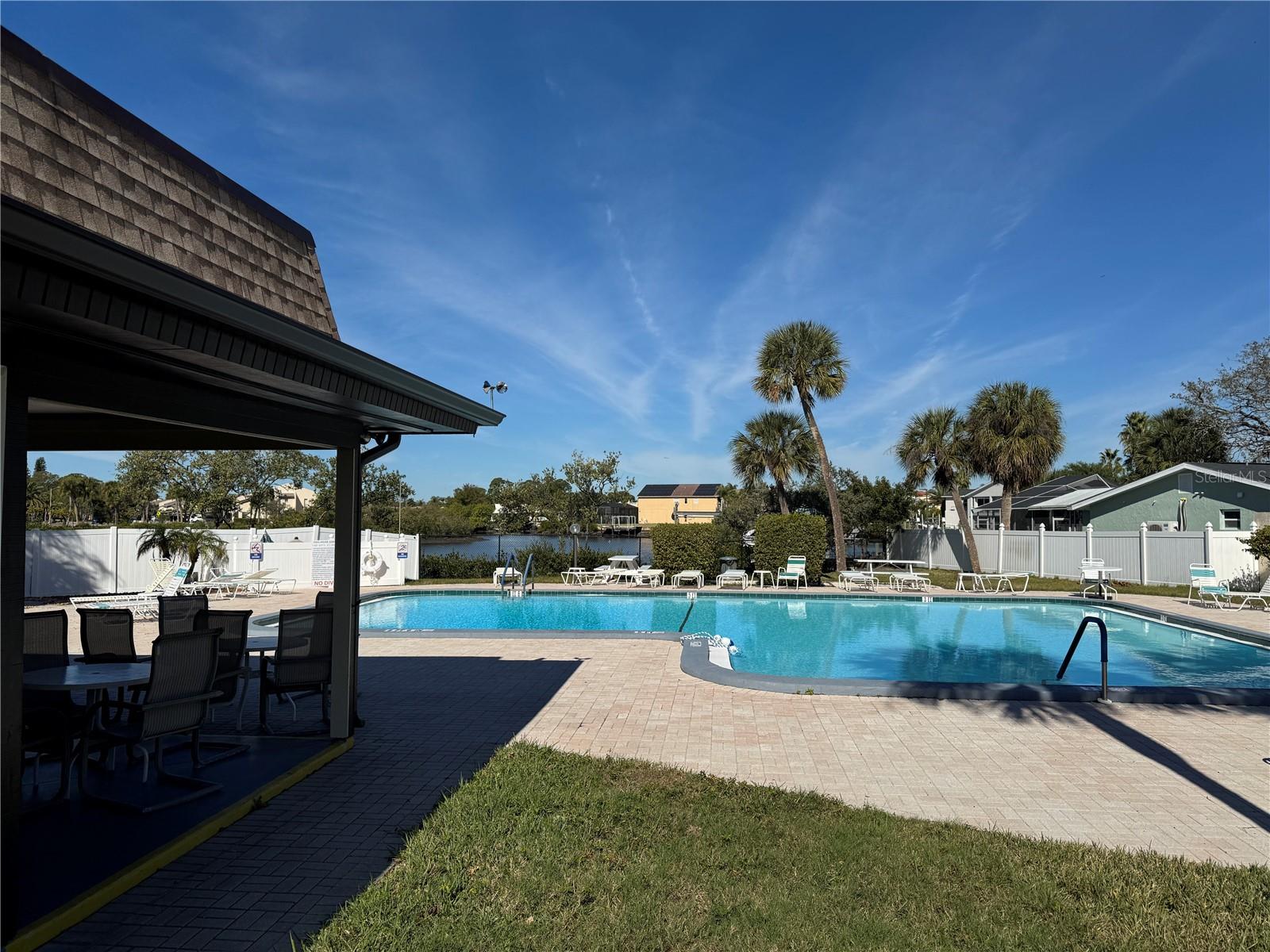 W7882239 Property Photo