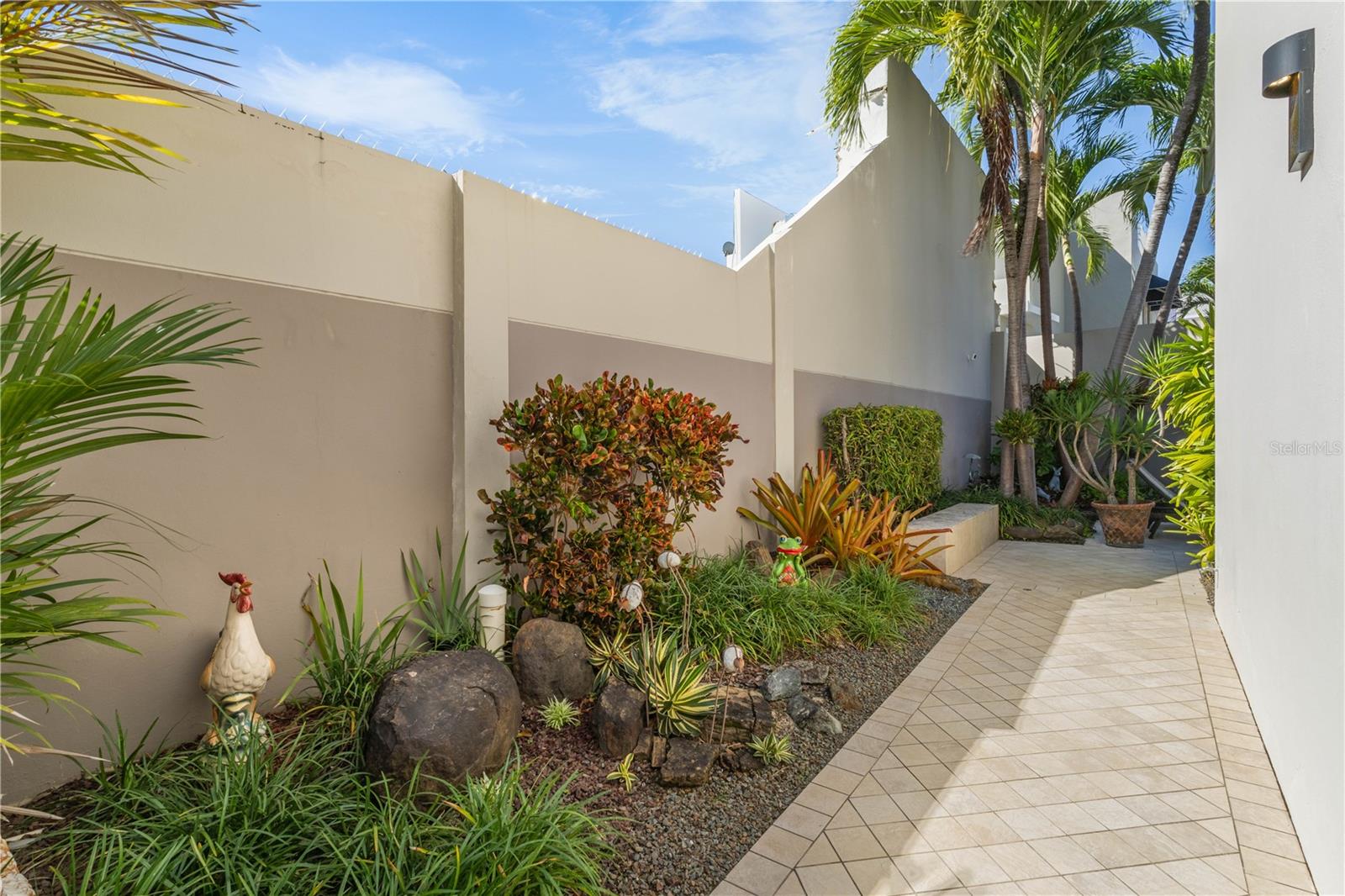 PR9118671 Property Photo