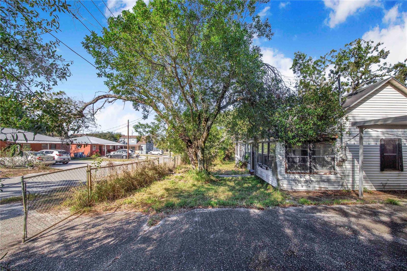 P4937586 Property Photo