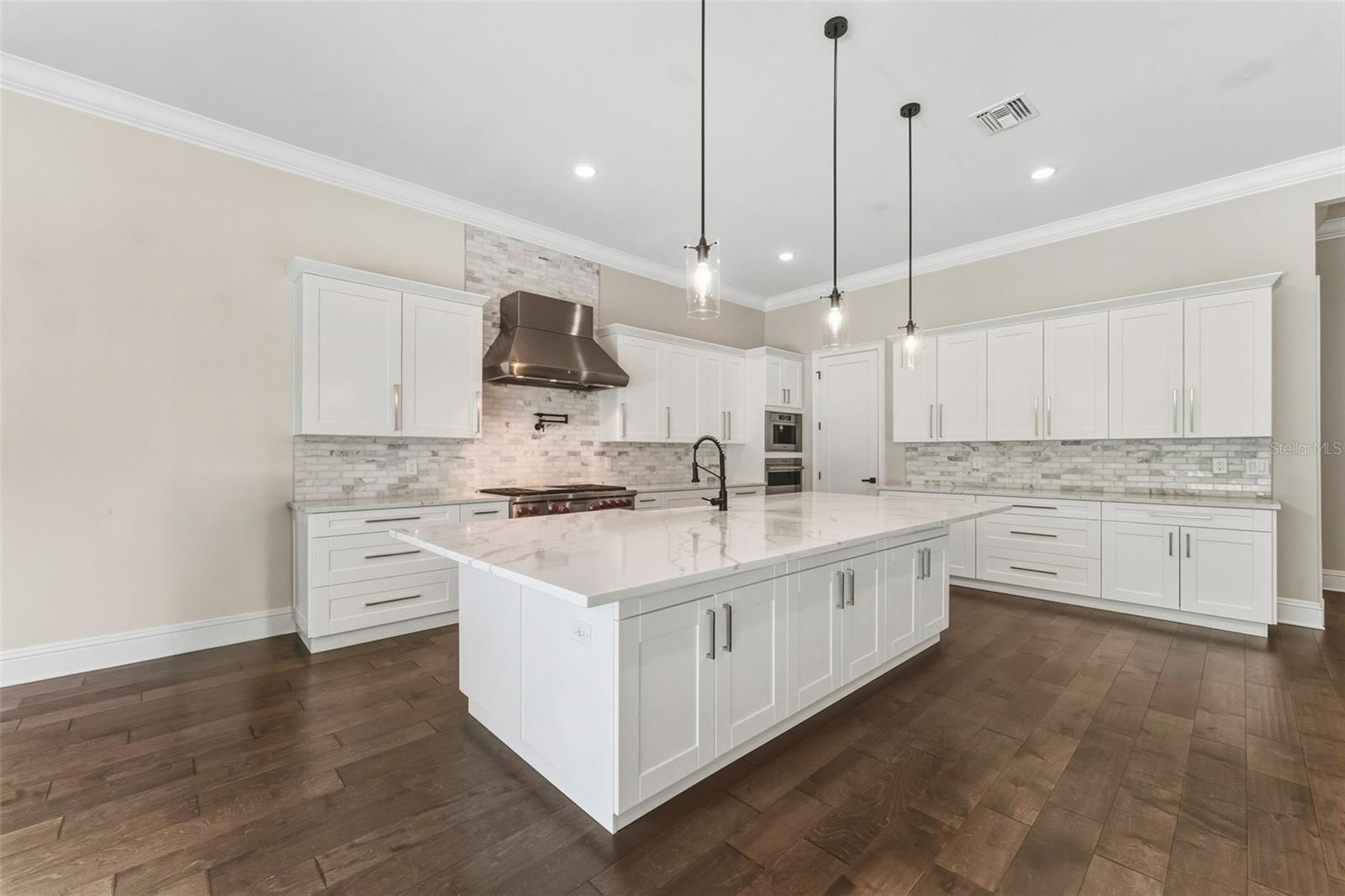 TB8466754 Property Photo