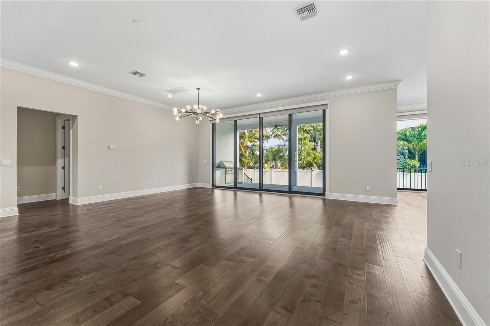 TB8466754 Property Photo