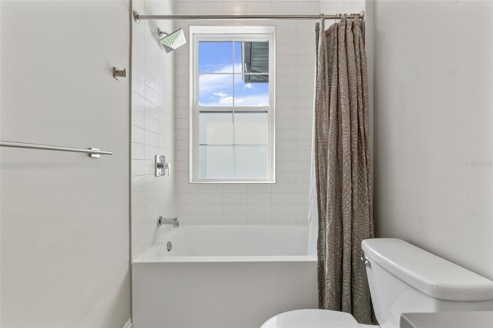 TB8466754 Property Photo