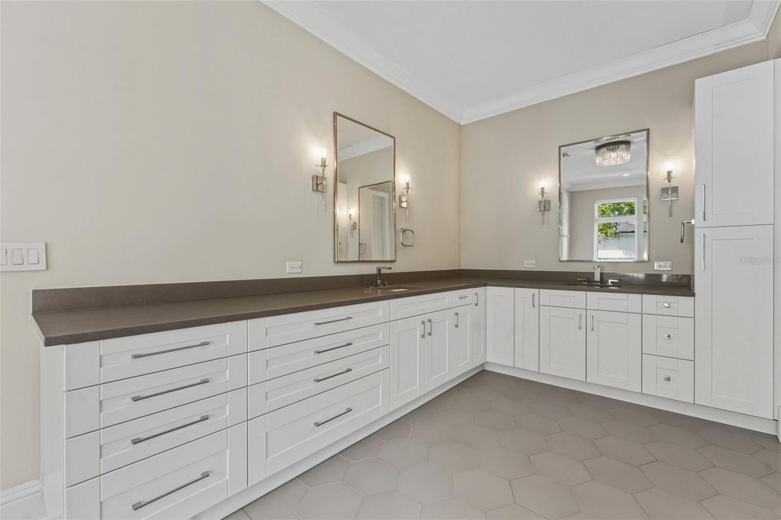 TB8466754 Property Photo