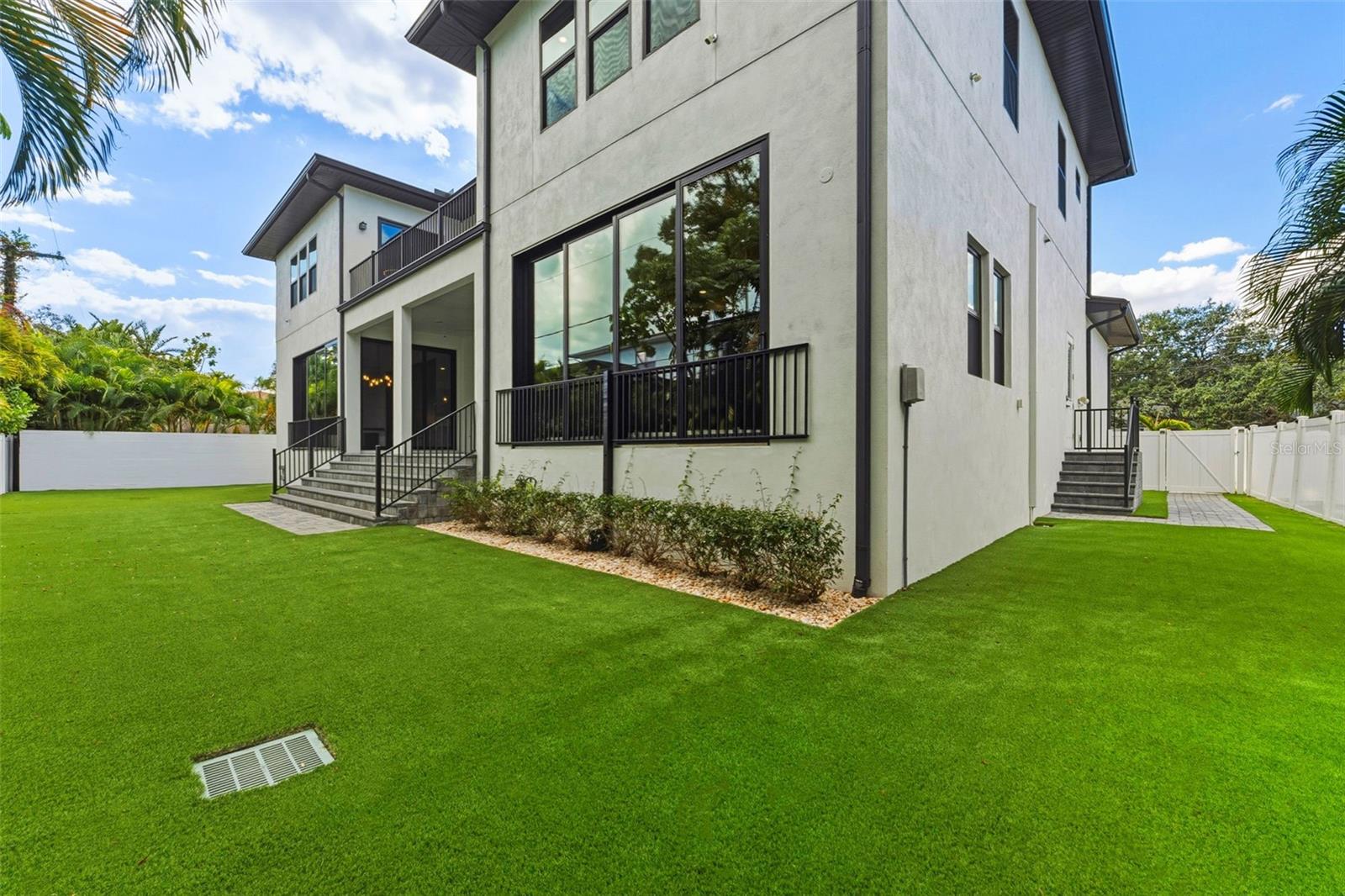 TB8466754 Property Photo