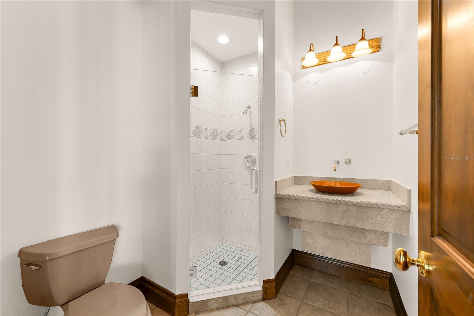 TB8466775 Property Photo