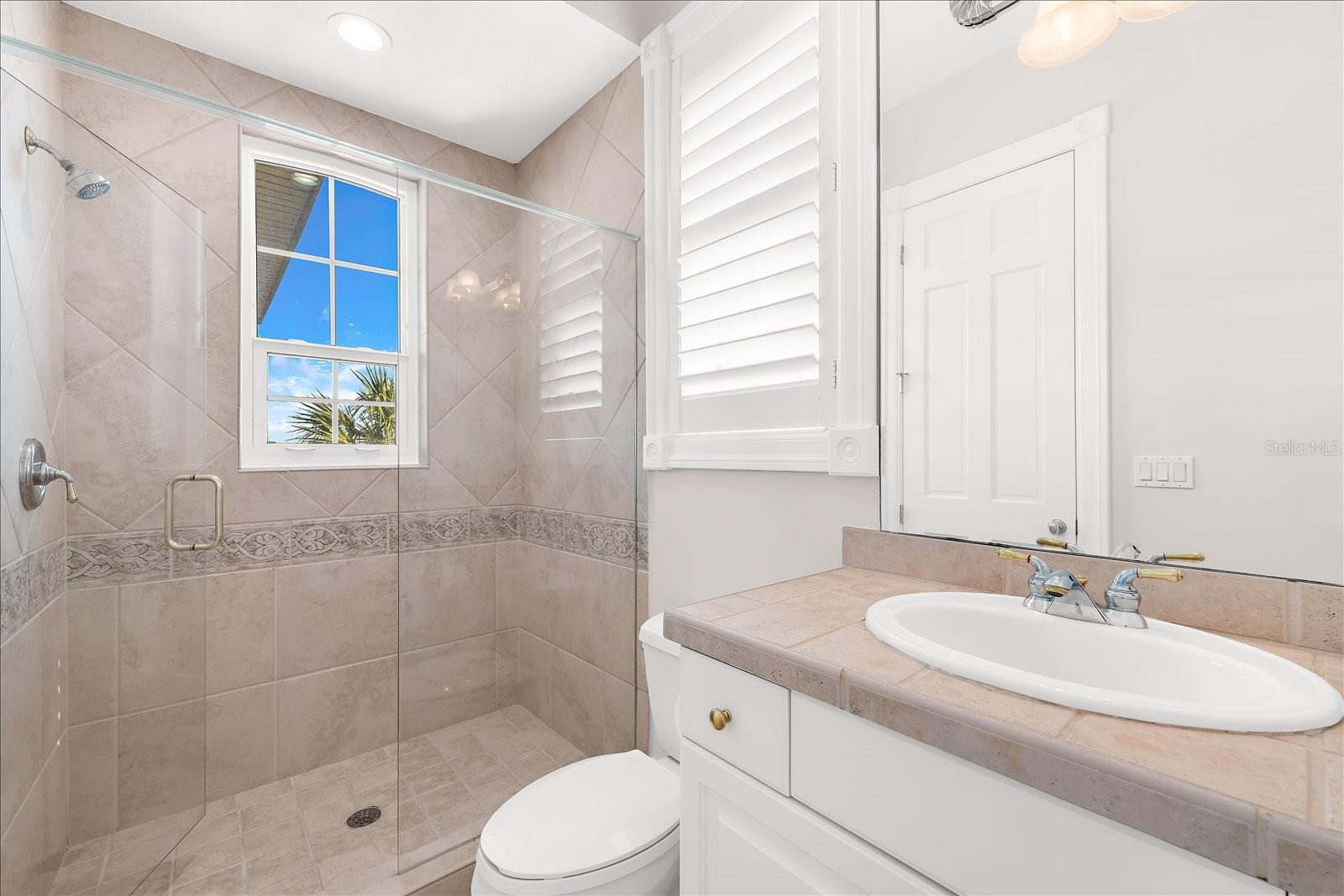 TB8466775 Property Photo