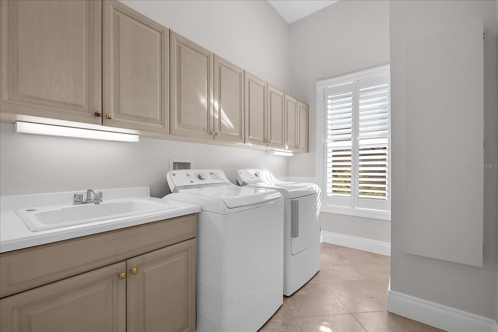 TB8466775 Property Photo