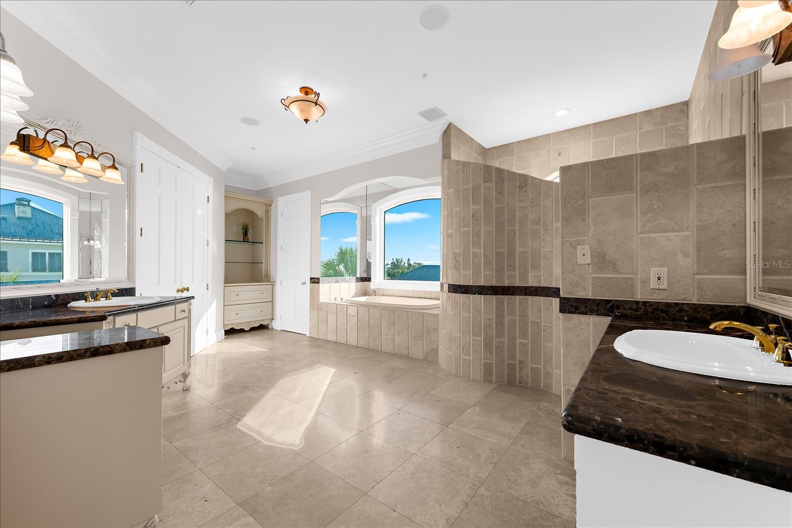 TB8466775 Property Photo