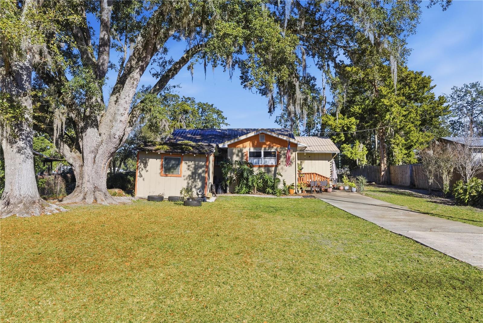 872 LAKE SHORE TER, INTERLACHEN, FL, 32148