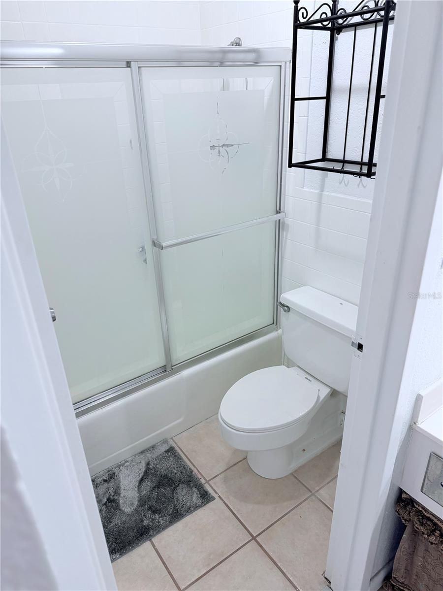 O6375428 Property Photo