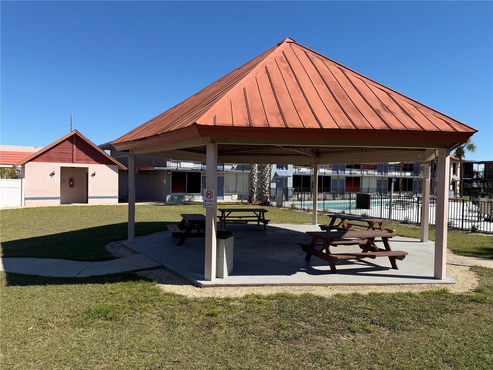 O6375428 Property Photo