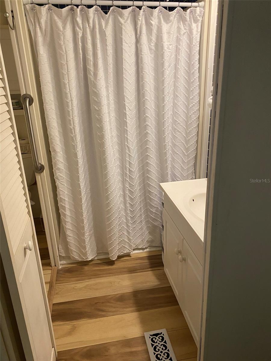 TB8466783 Property Photo