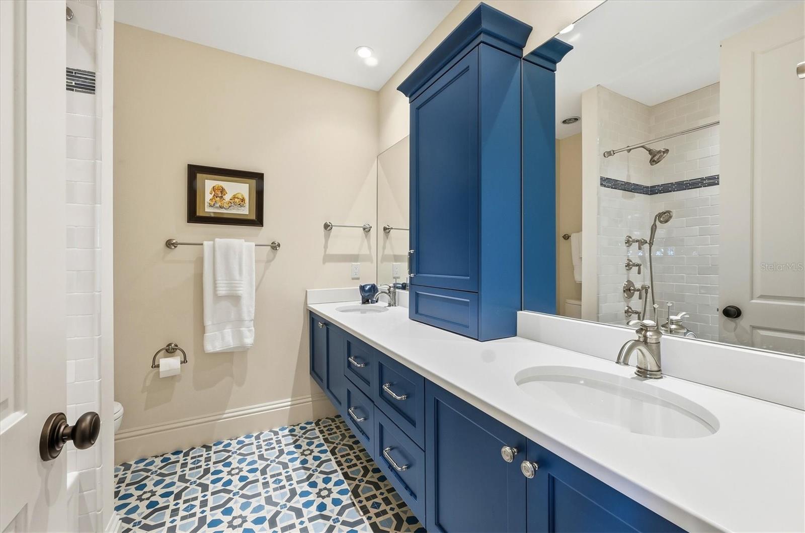 A4679136 Property Photo