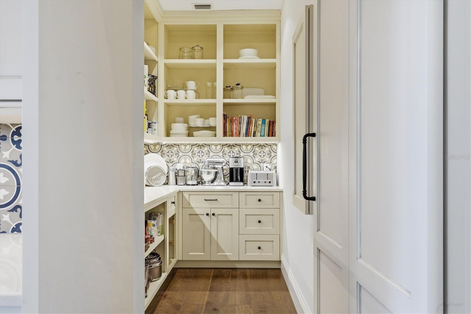 A4679136 Property Photo