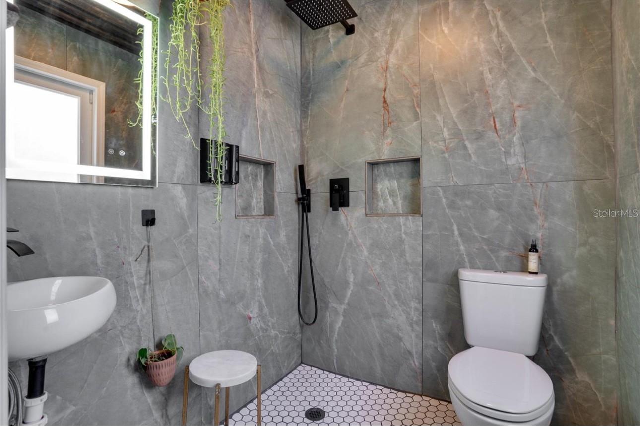 1013 MAGNOLIA DR, CLEARWATER, FL, 33756