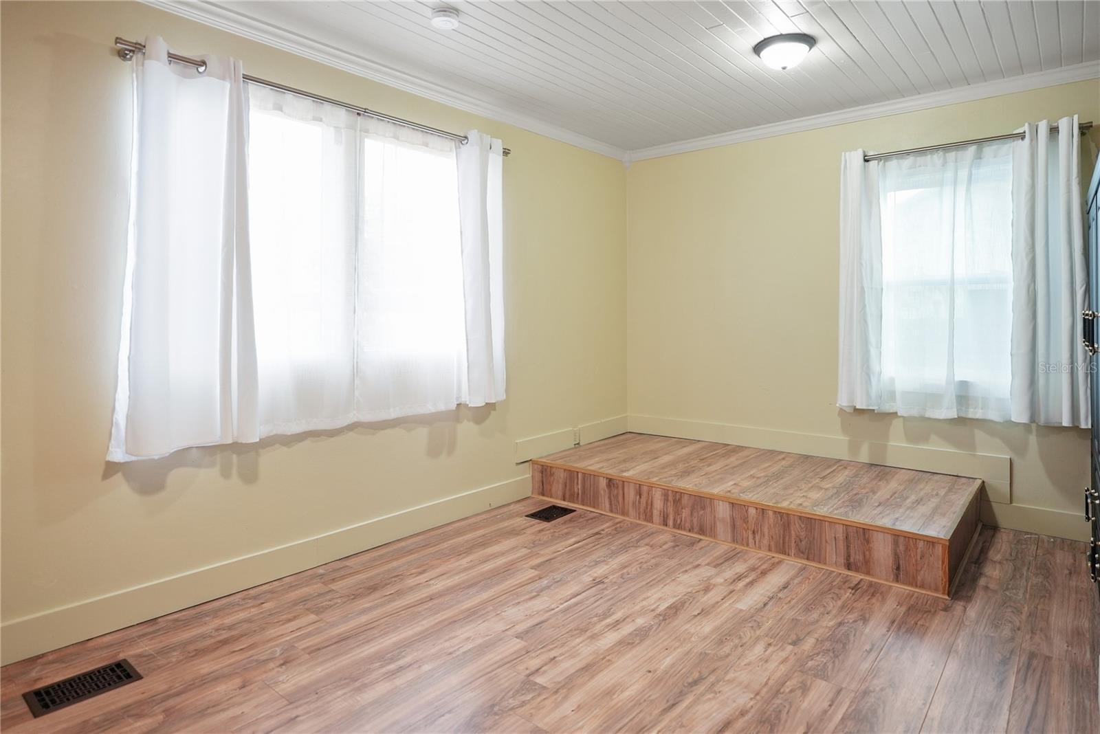 1013 MAGNOLIA DR, CLEARWATER, FL, 33756