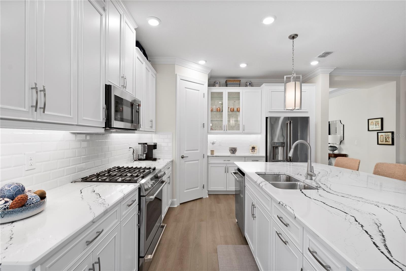 Chef's Kitchen - Level 6 Quartz