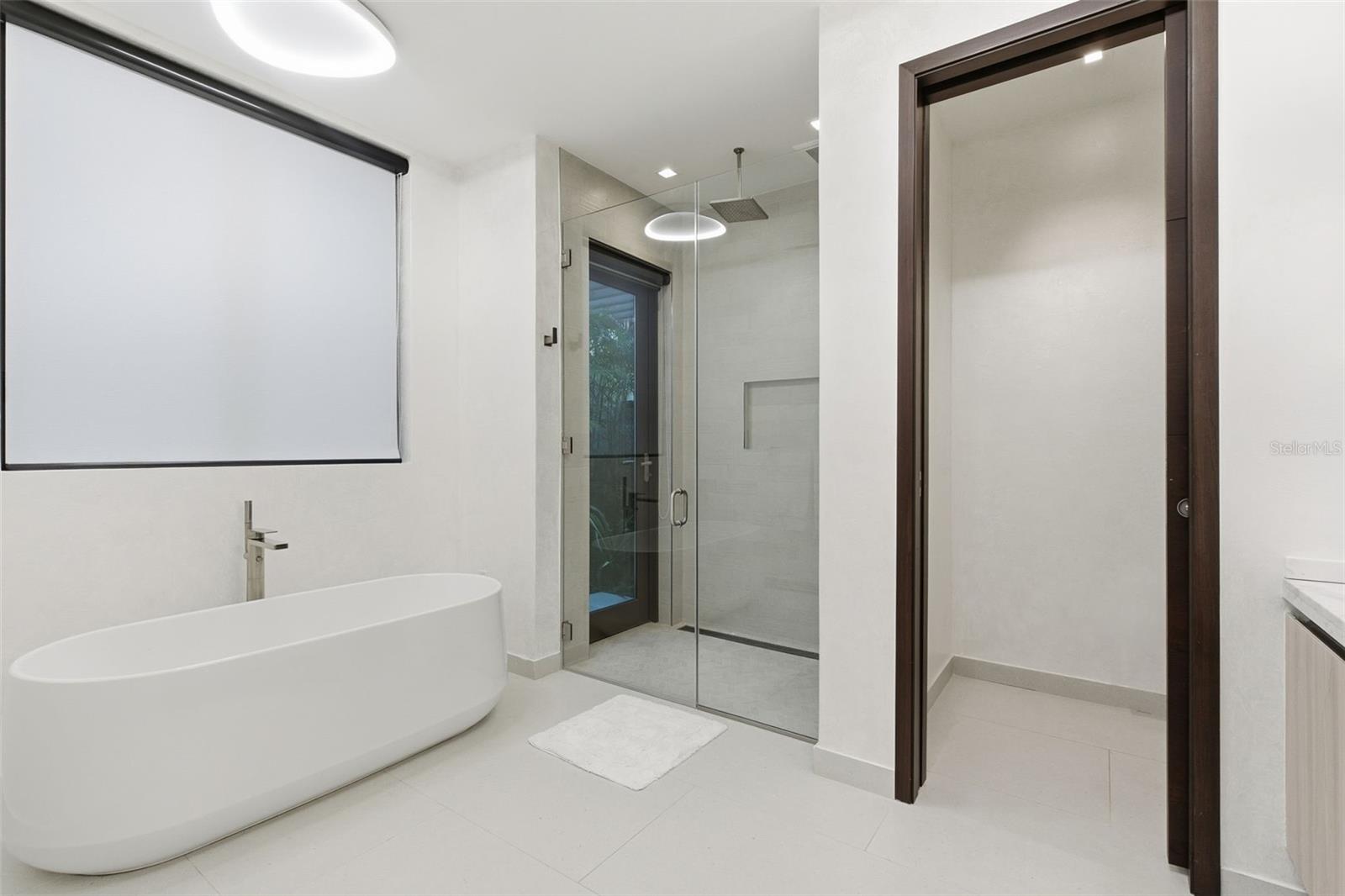 PR9118686 Property Photo