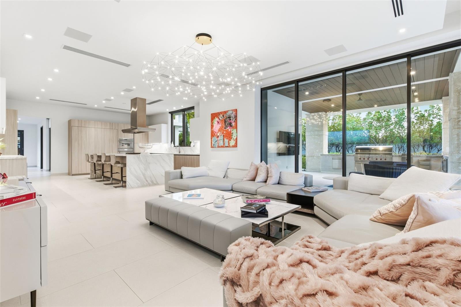 PR9118686 Property Photo