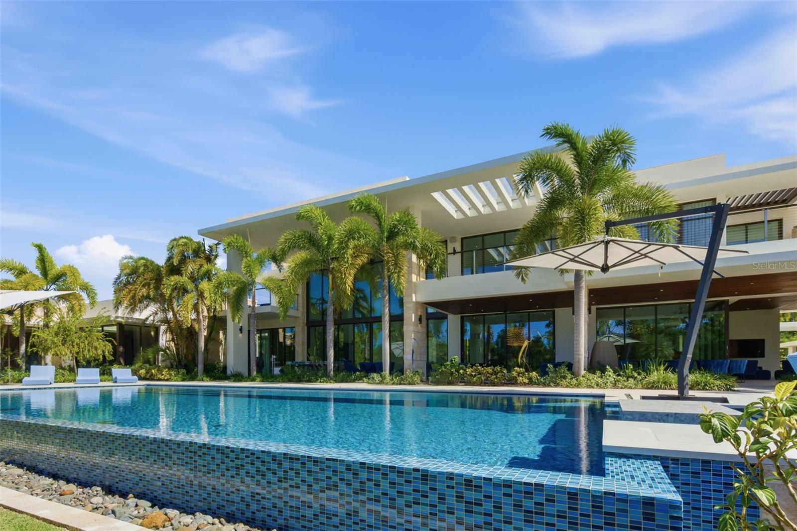 PR9118686 Property Photo