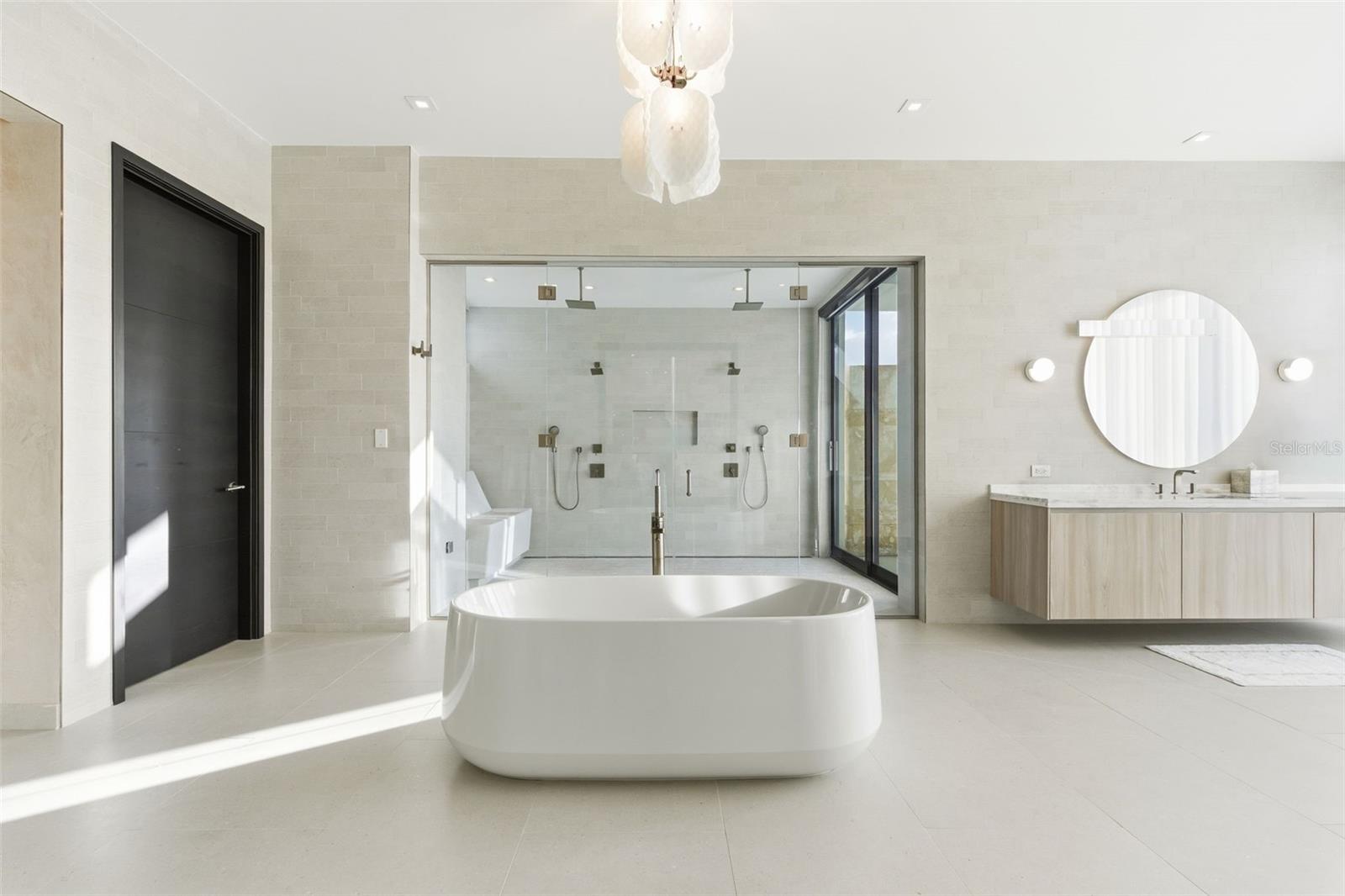 PR9118686 Property Photo