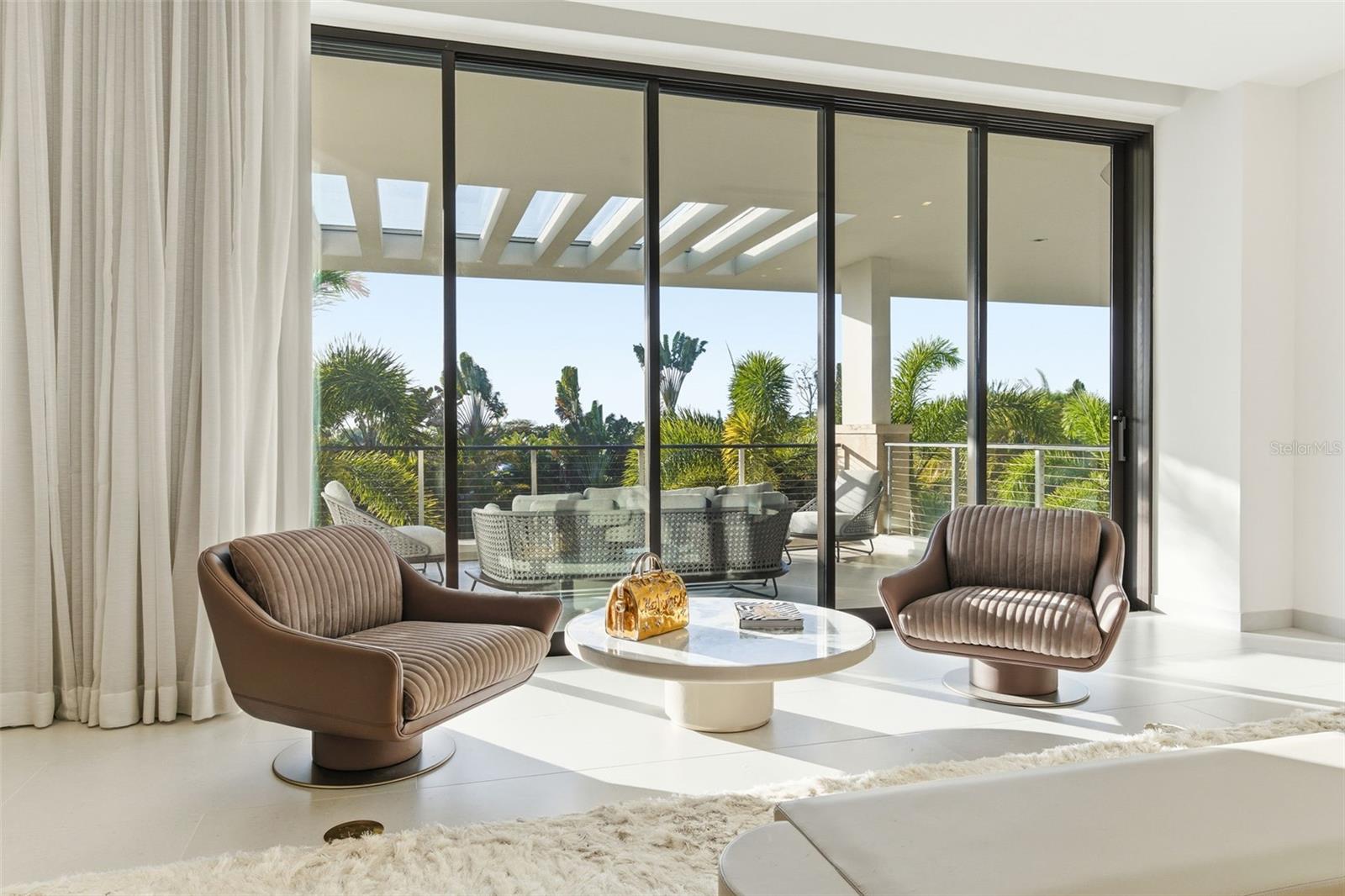 PR9118686 Property Photo