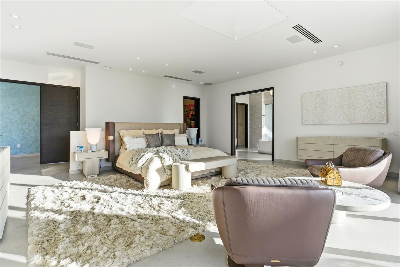 PR9118686 Property Photo