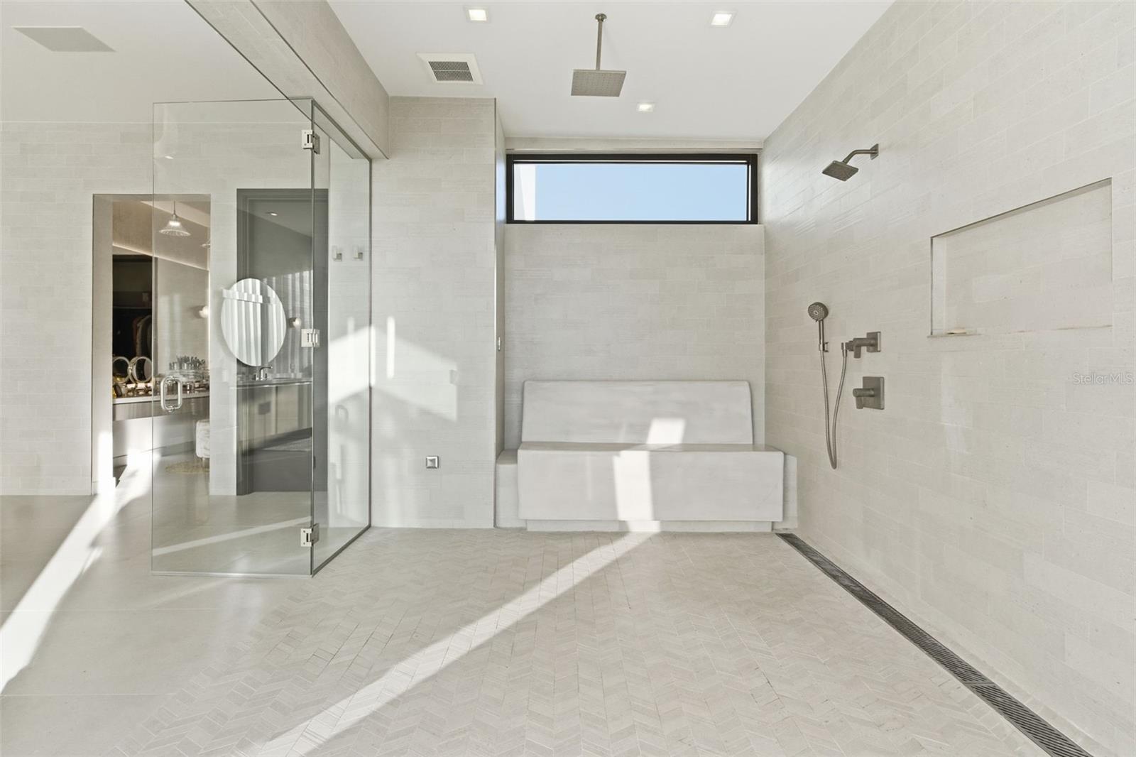 PR9118686 Property Photo