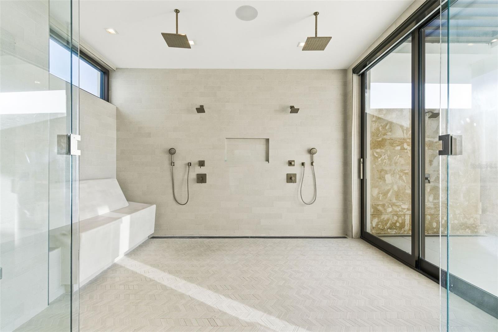 PR9118686 Property Photo