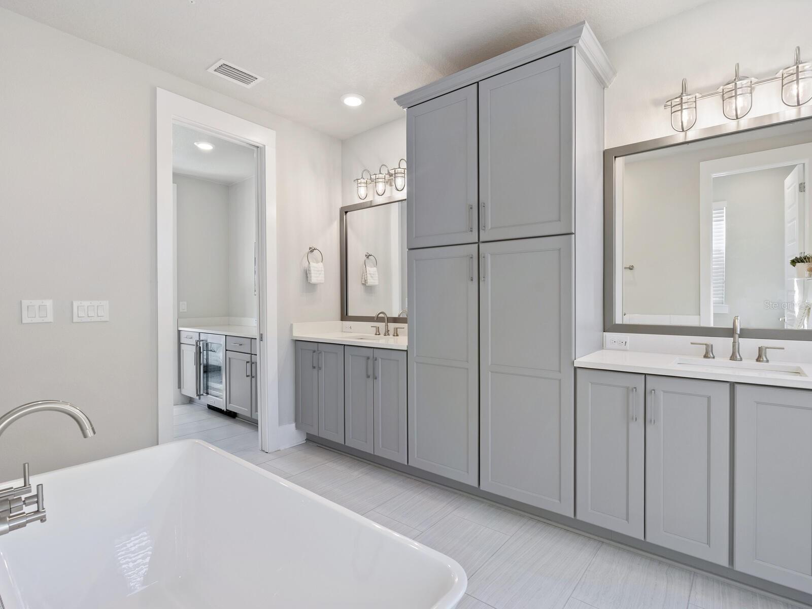 508 LAUREL PARK DR, SARASOTA, FL, 34236