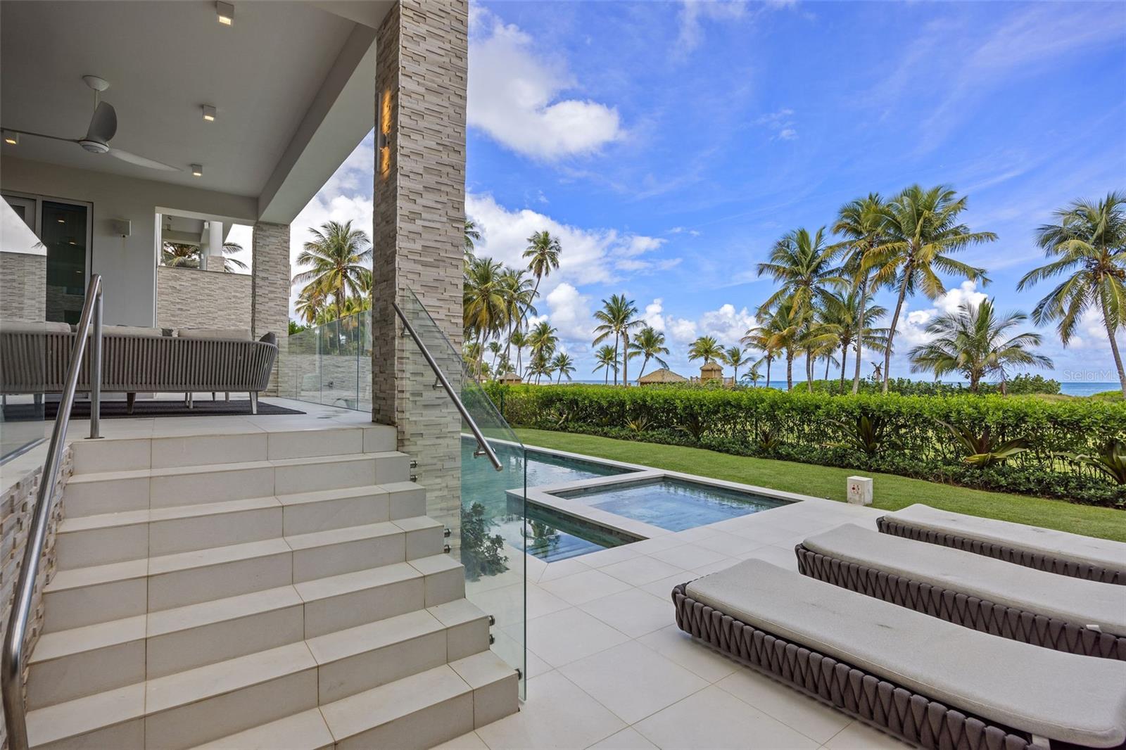 PR9118693 Property Photo