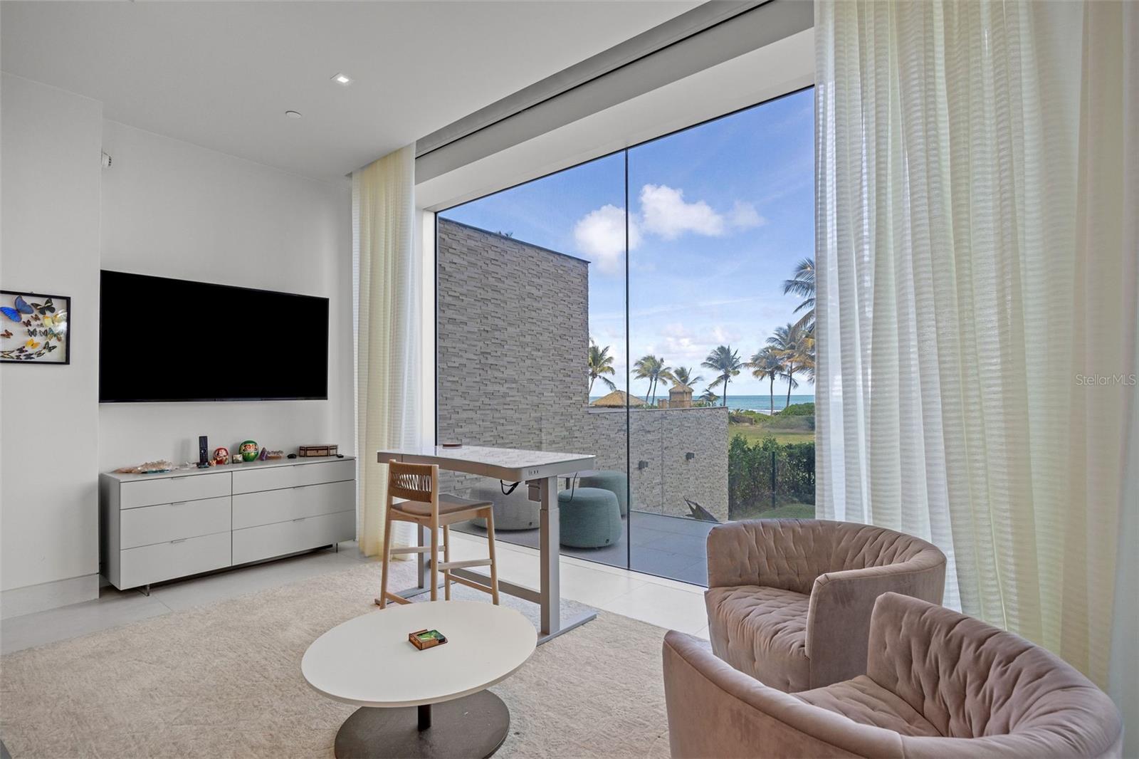 PR9118693 Property Photo