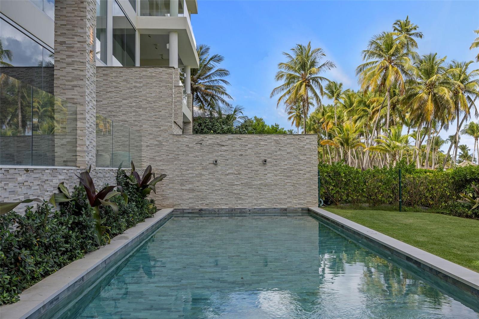 PR9118693 Property Photo