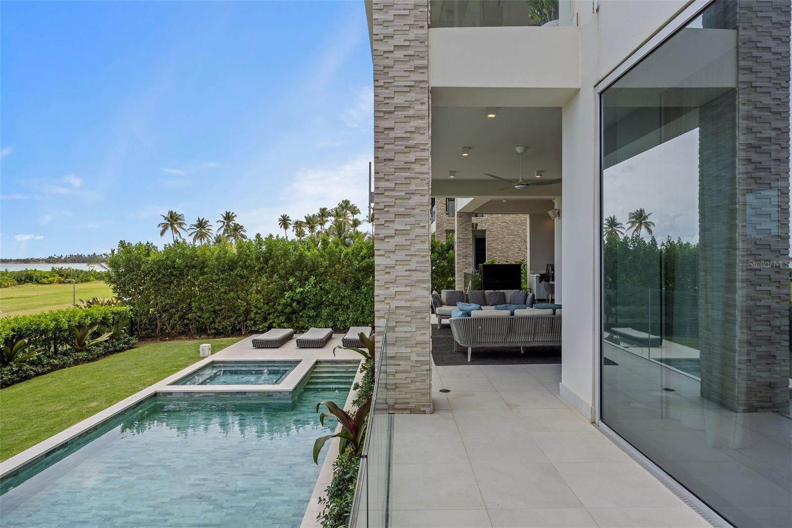 PR9118693 Property Photo