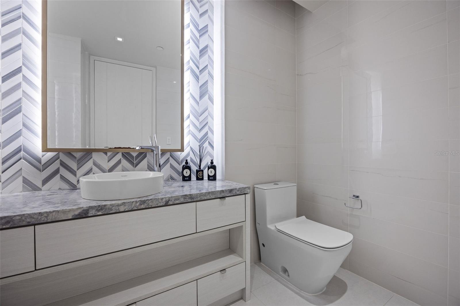 PR9118693 Property Photo