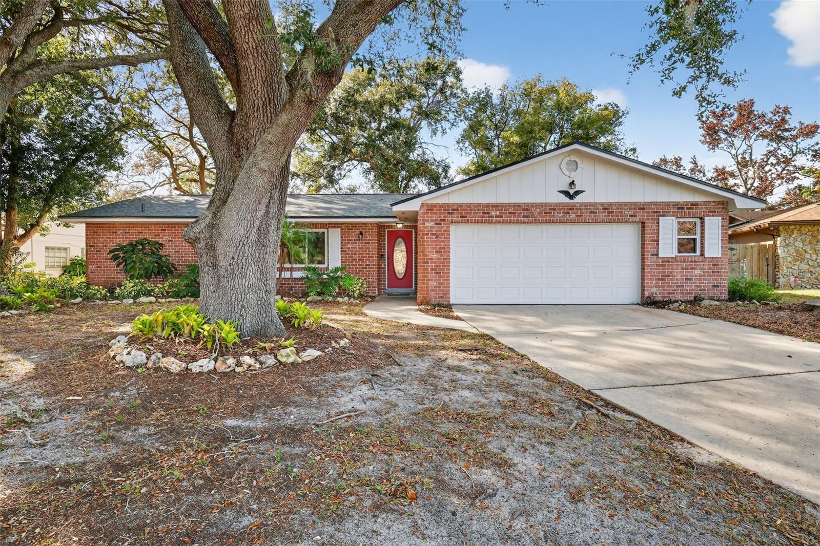 3450 LAUREL DR, MOUNT DORA, FL, 32757