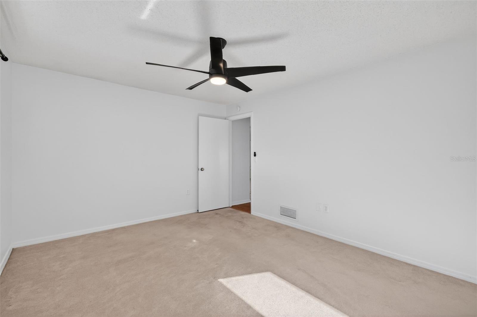 3450 LAUREL DR, MOUNT DORA, FL, 32757