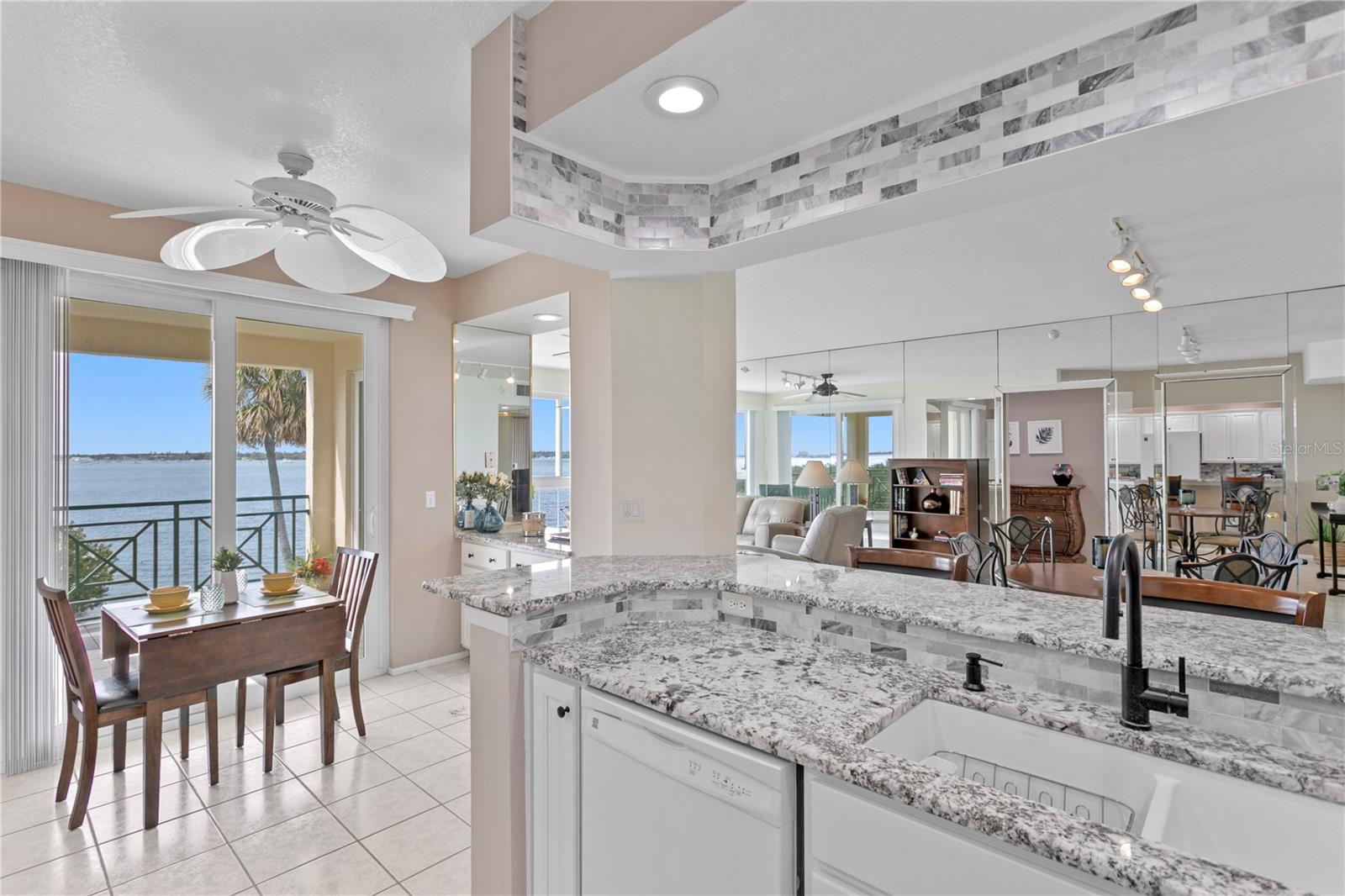 4717 DOLPHIN CAY LN S #203, ST PETERSBURG, FL, 33711