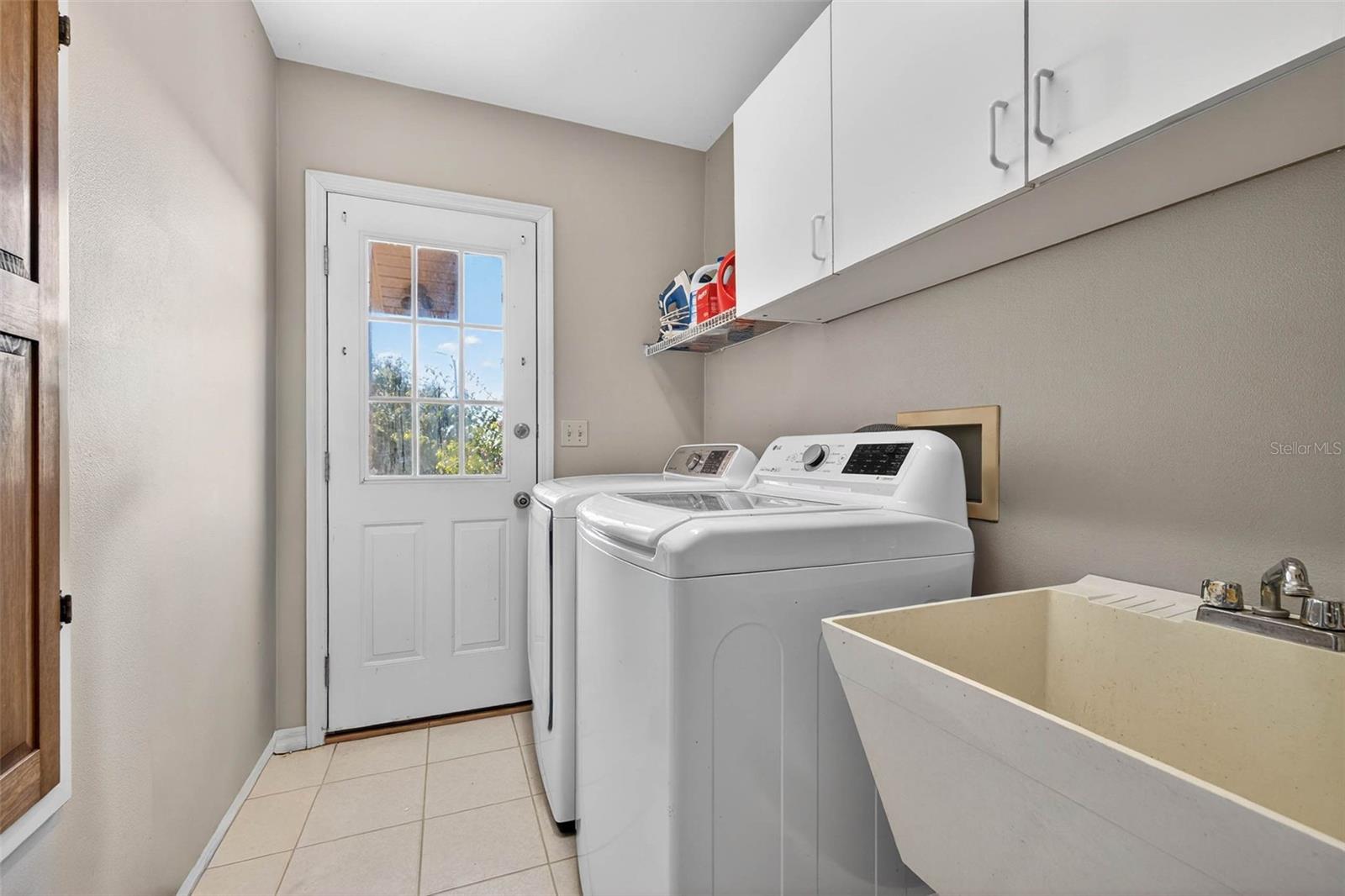 TB8466998 Property Photo