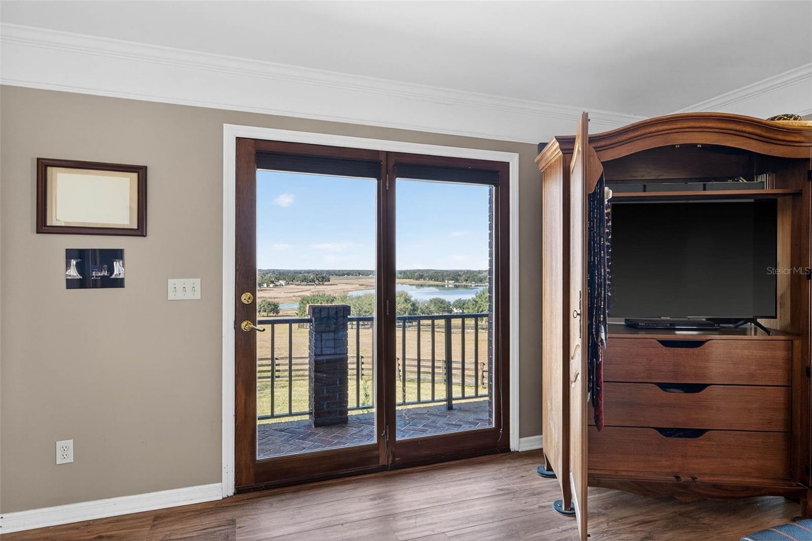 TB8466998 Property Photo