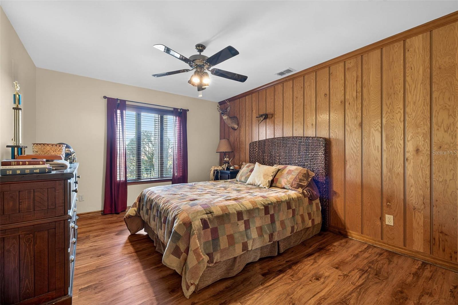 TB8466998 Property Photo