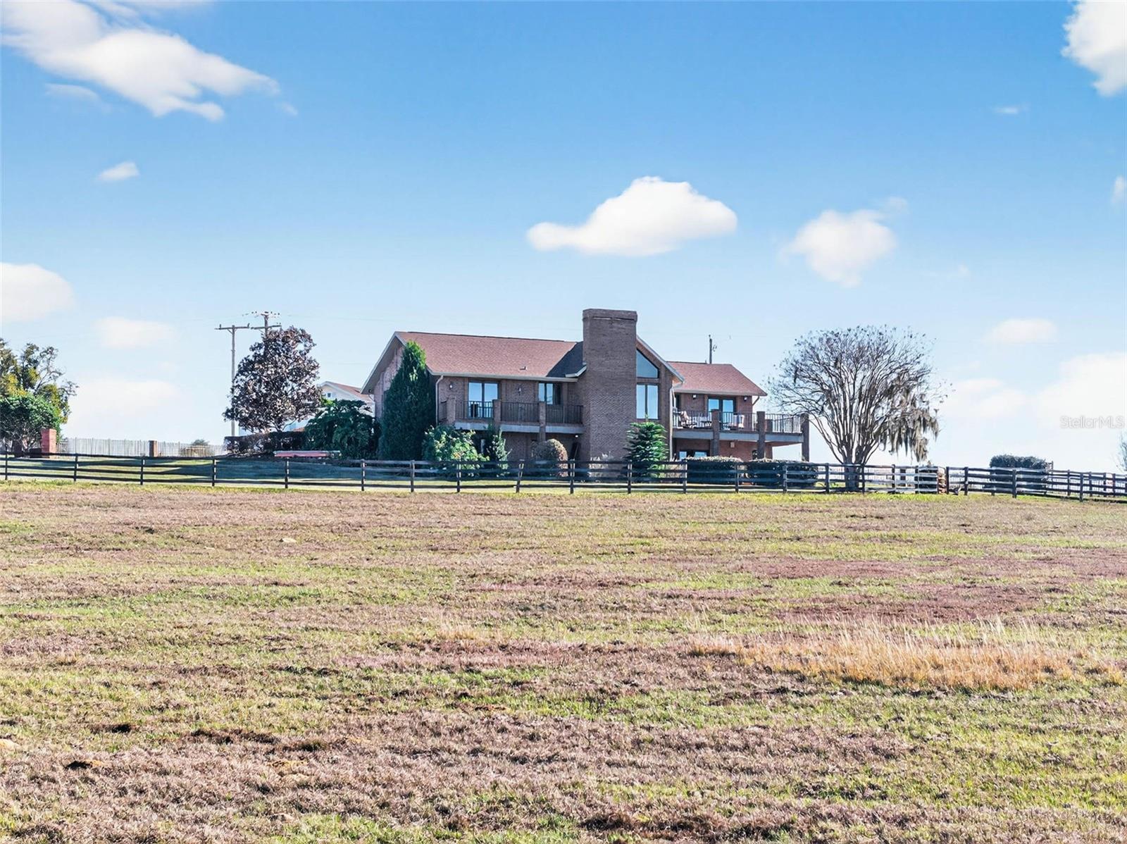 TB8466998 Property Photo