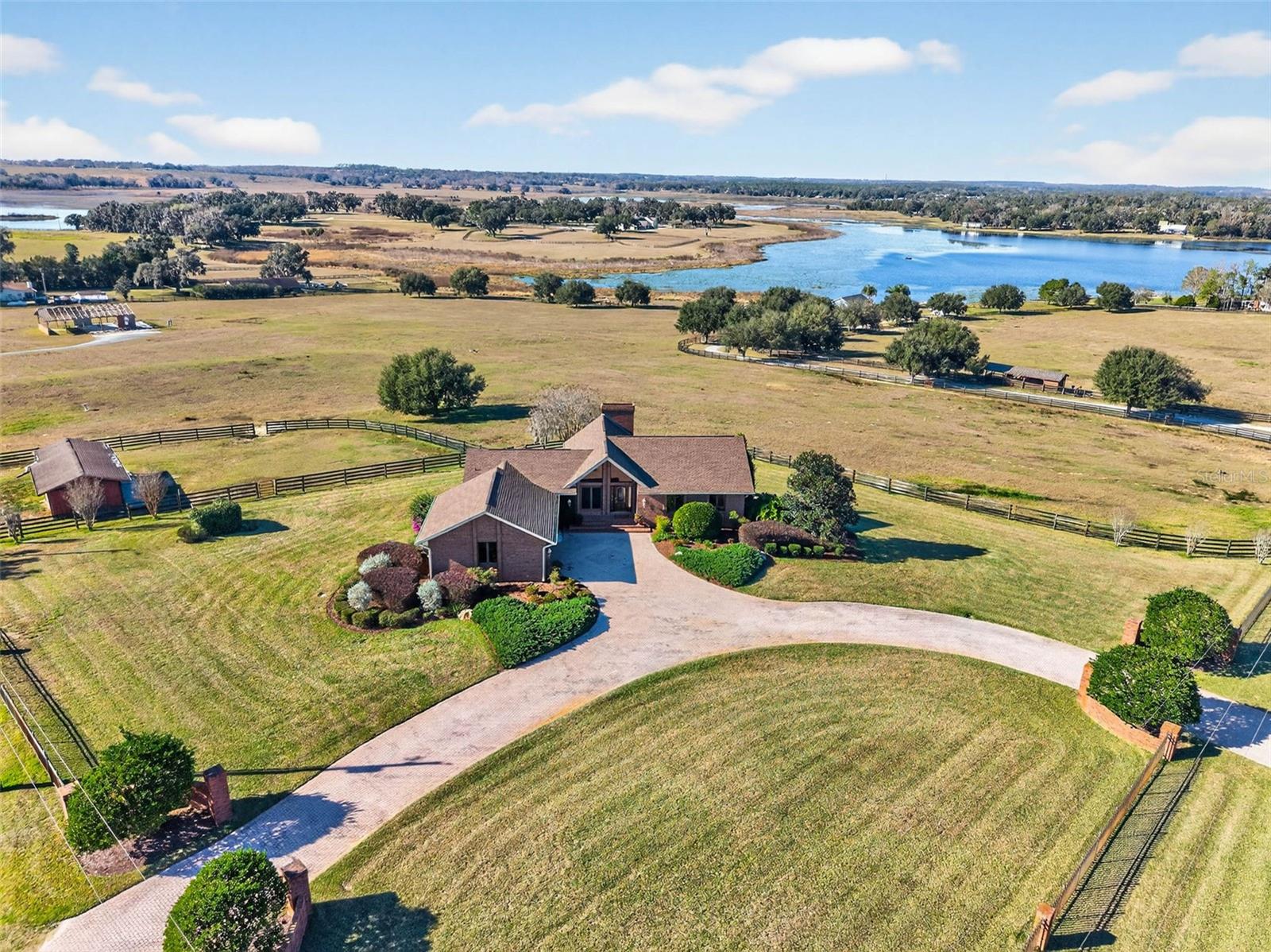 TB8466998 Property Photo