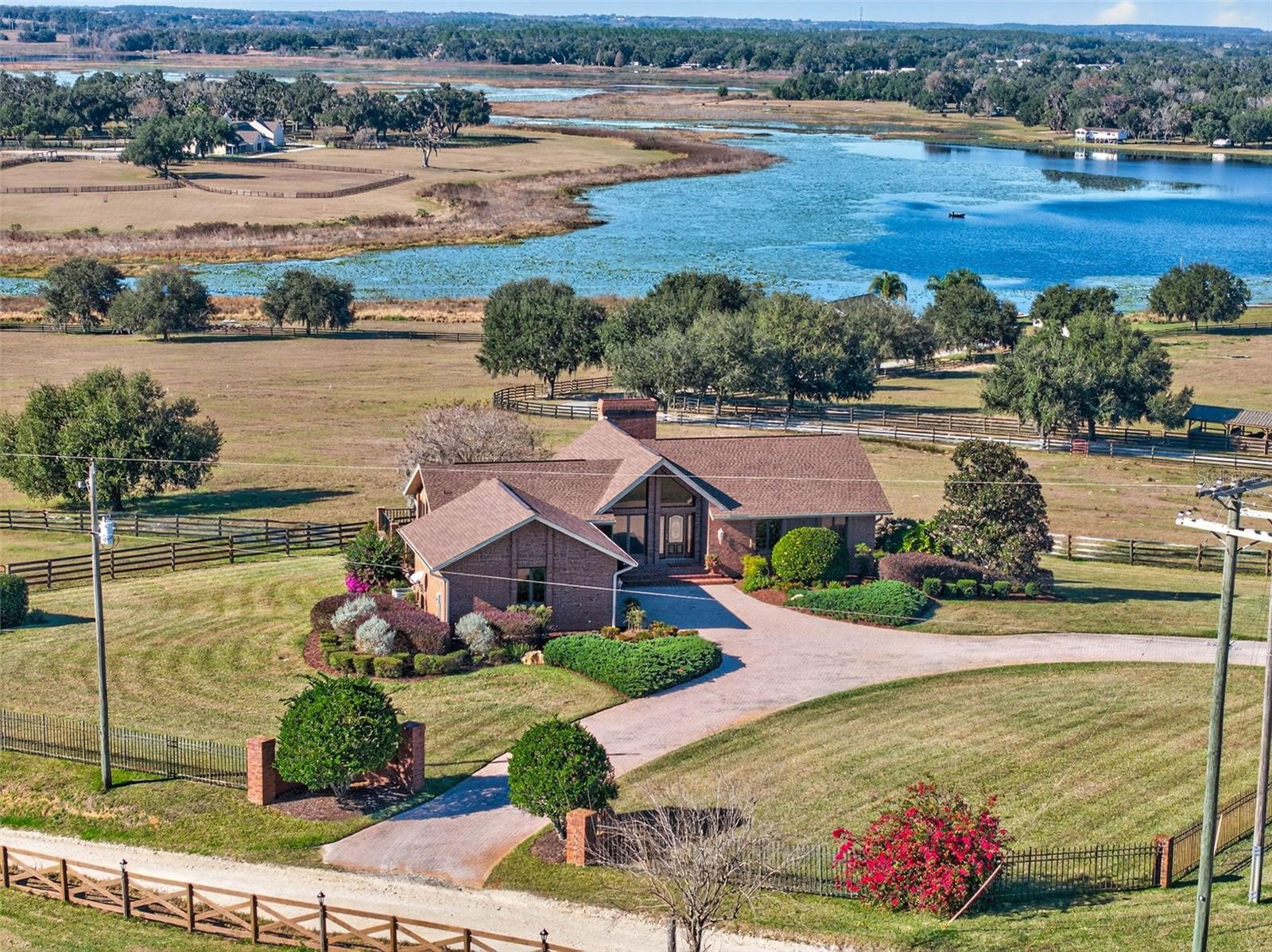 TB8466998 Property Photo